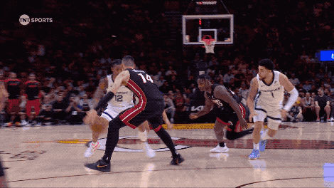 华体会-里程碑夜！北京首钢绝杀压哨，欧超杯集结日刷纪录，悬念犹存，训练强度明显提升的简单介绍